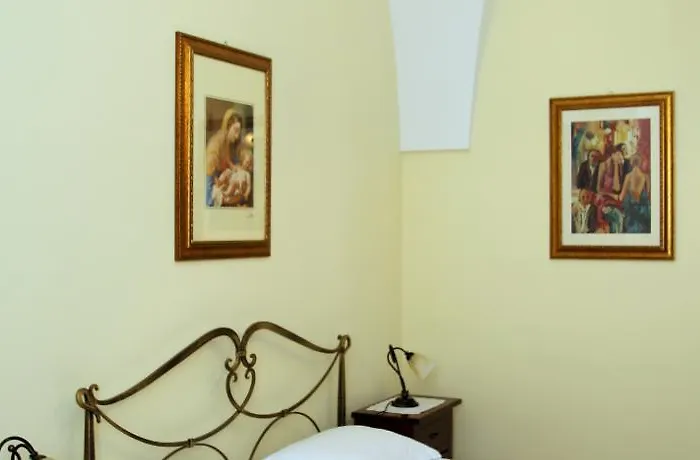 Borgosolare فندق مبيت وإفطار 4*