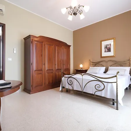 Bed & Breakfast Borgosolare 4*