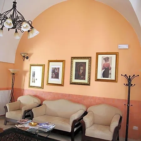 Borgosolare Oda ve Kahvaltı Specchia