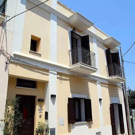 Borgosolare Specchia